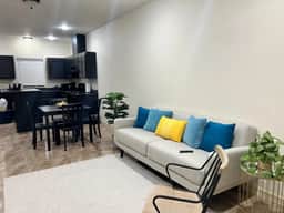 Hummingbird Apt 8