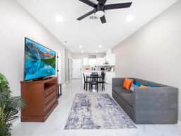 Hummingbird Apt 17 - Image 2