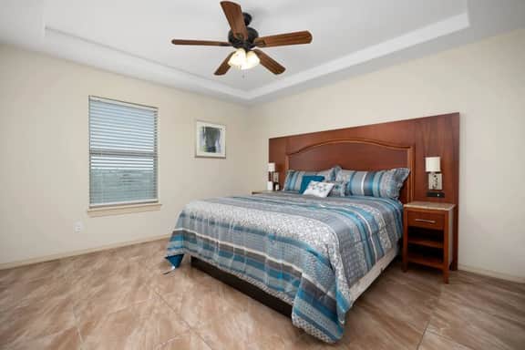 Hummingbird Apt 3 | Stylish Retreat Minutes from Popular Shopping Spots | Wifi | 2Bed + Sofa-bed | 2.5 Bath and Patio